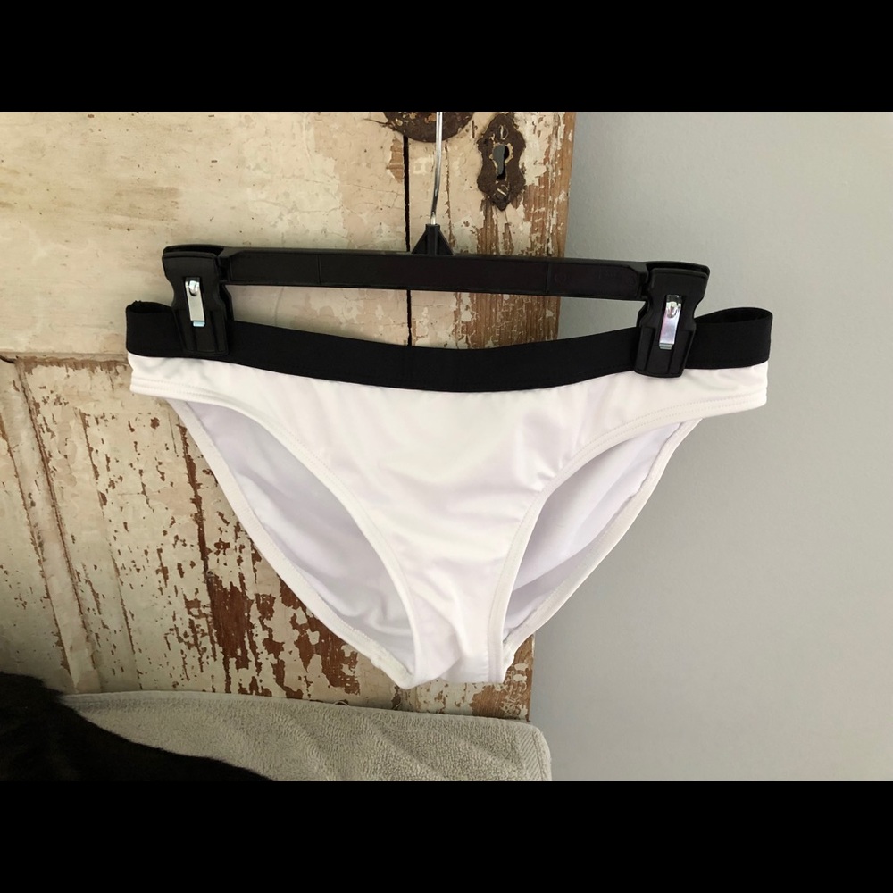 NWOT Kenneth Cole Swim bottom  M